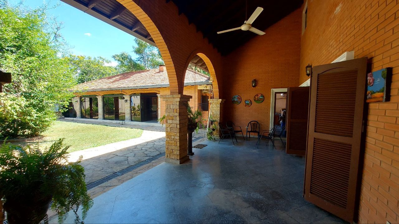 Vendo Amplia y Cómoda Residencia en San Bernardino, Centro — foto 3