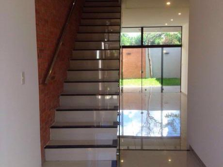 Alquilo Lujoso Duplex Zona Indufar
