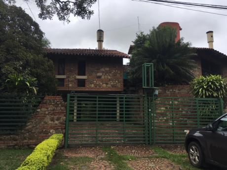 Bella Casa En Alquiler Para Negocio