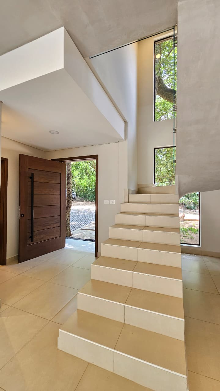 LUJUOSA CASA EN SANBER EN VENTA — foto 2