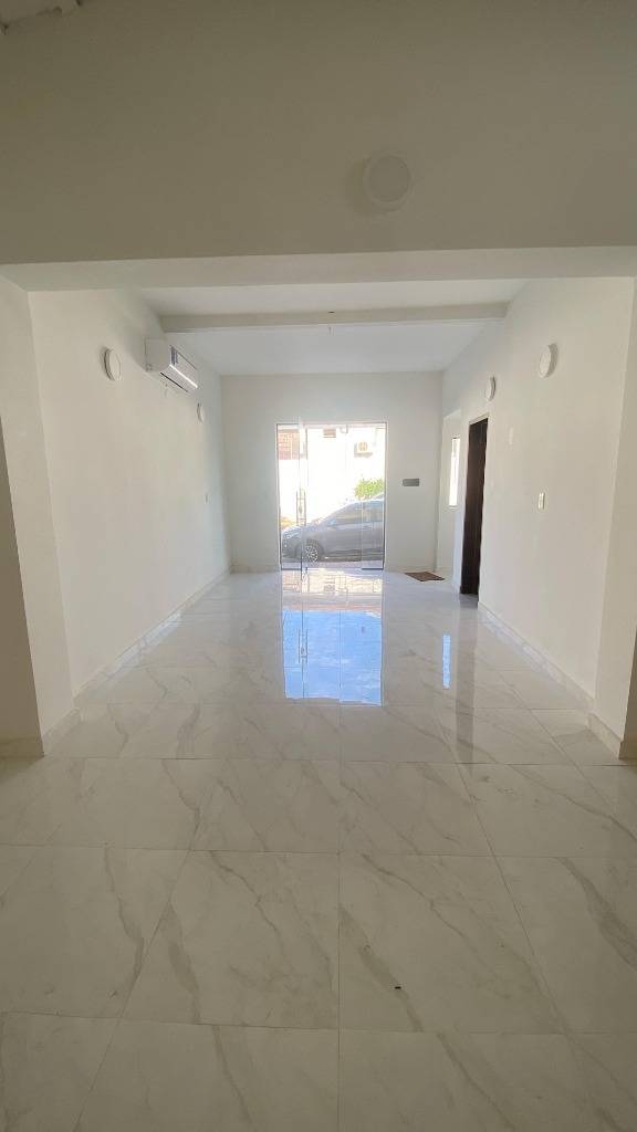 ALQUILO SALON COMERCIAL EN BARRIO OBRERO — foto 3
