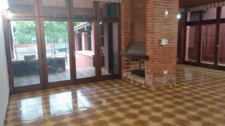 Alquilo Amplia Casa En Zona Villa Morra