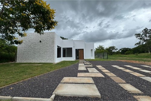 Casa-Alquiler-Avda. Zucolilo, Surubi`y — foto 3