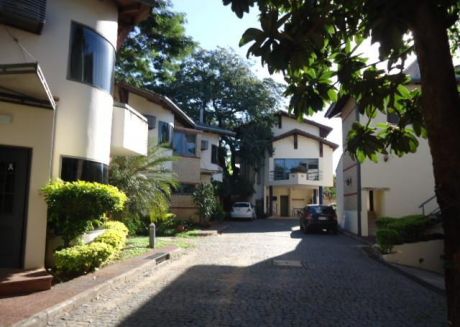 Alquilo Duplex En Condominio En Villa Morra