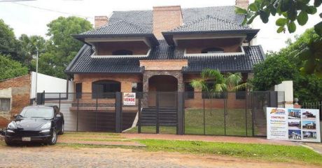 Elegante Residencia A Estrenar De 5 Dormitorios Todos En Suite Zona Boggiani
