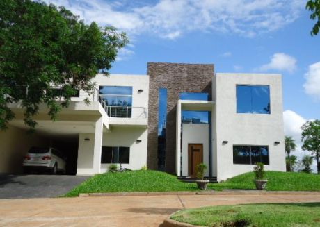 Residencia Minimalista A Estrenar En Condominio Rakiura