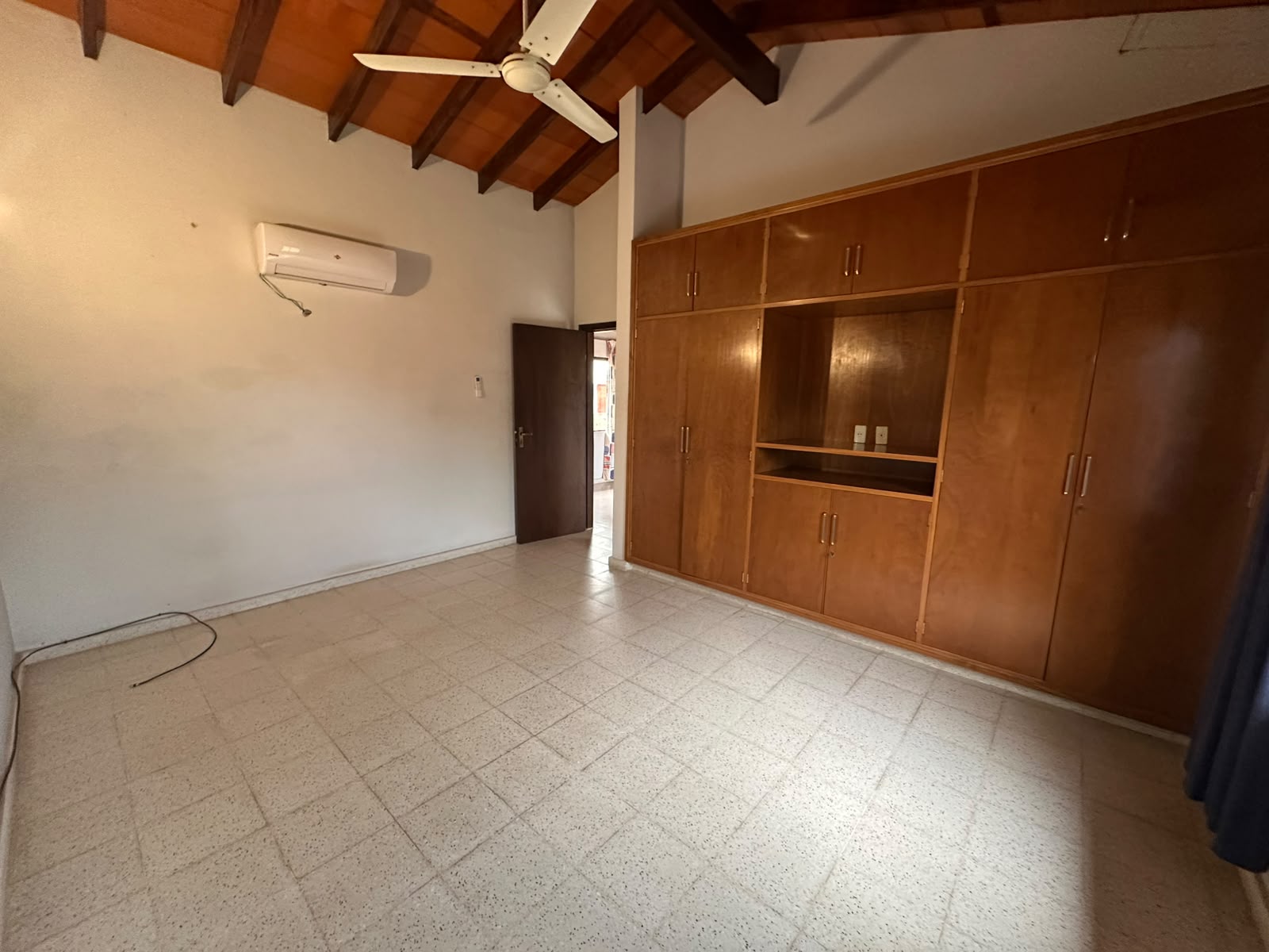 Casa en Alquiler en Lambaré – Barrio Kennedy — foto 3
