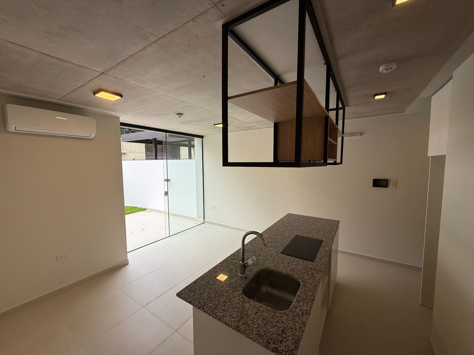 Alquilo depto de 2 dormitorios con Patio Privado — foto 3