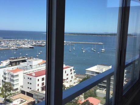 Alquilo De Forma Anual (12 Meses) Apartamento En Punta Del Este