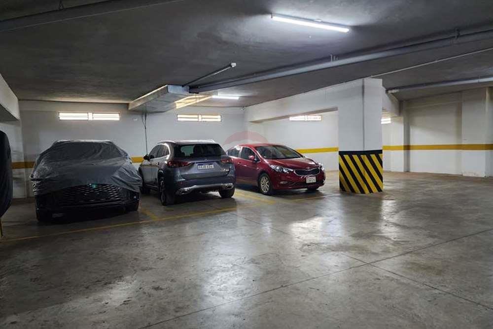 VENDO OFICINA EN EL MICROCENTRO DE CIUDAD DEL ESTE — foto 3
