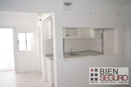 Lindo Apartamento Reciclado, De 2 Dorm, En Venta En Cordón