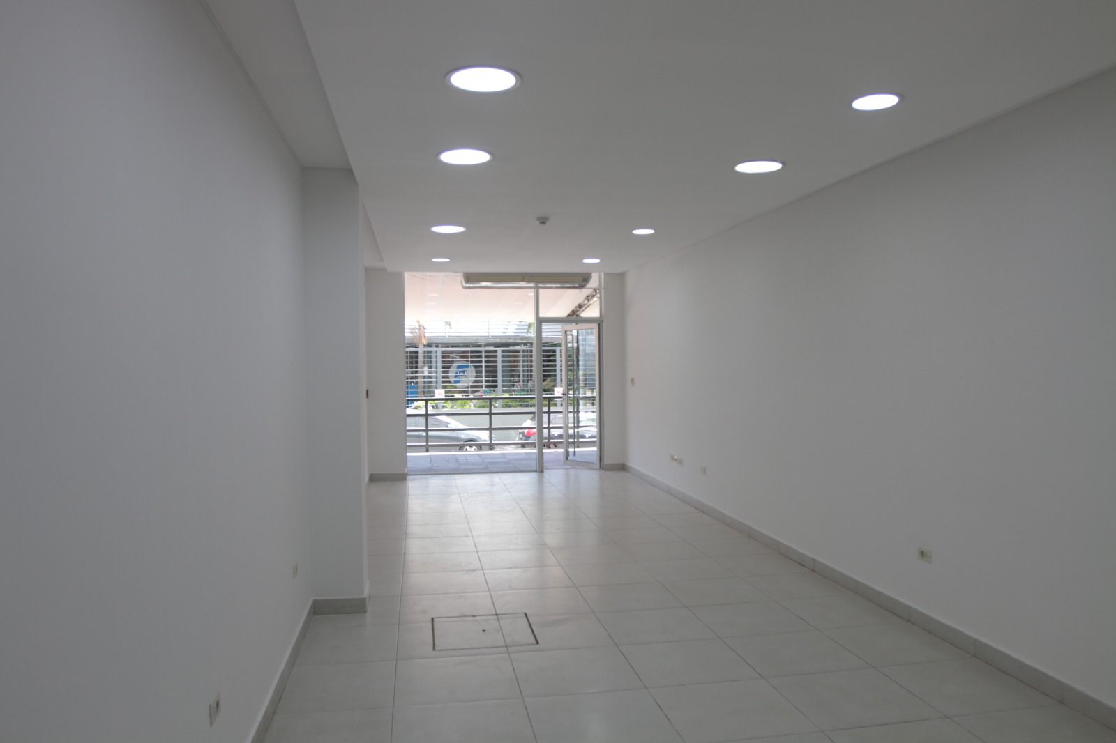 ALQUILO OFICINA EN VILLAMORRA — photo 3