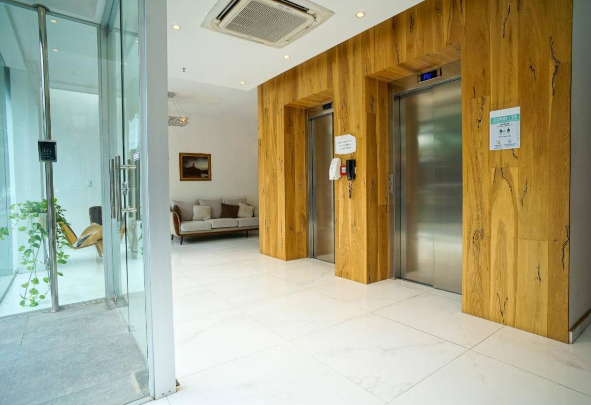 EN ALQUILER DEPARTAMENTO AMOBLADO EN LOS LAURELES — foto 3