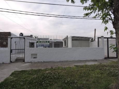 Casa Dos Dormitorios, Garage