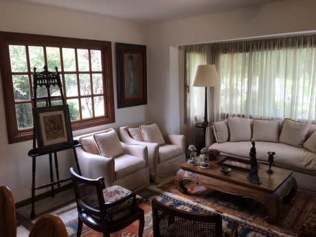 Venta Casa 3 Dormitorios Piscina Servicio