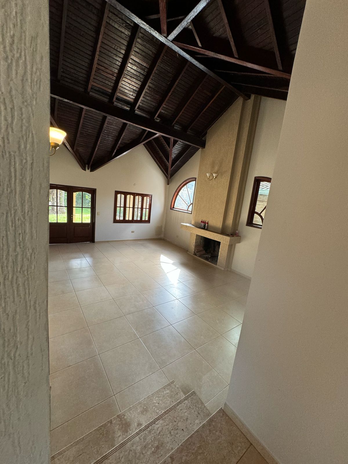 SE ALQUILA  HERMOSA RESIDENCIA EN EL PARANA COUNTRY CLUB — foto 3