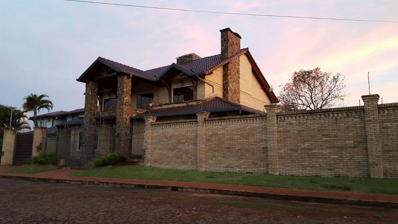 VENDO SUNTUOSA RESIDENCIA EN BARRIO BOQUERON 2!! — foto 2