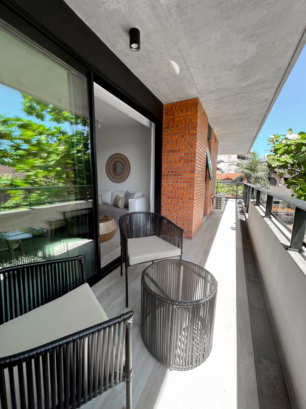 Met Las Lomas — foto 2