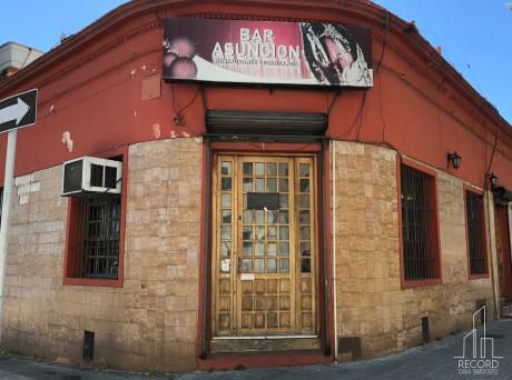 Local Comercial Con Terreno Adjunto. Gran Ubicación Con Multiples Posibilidades!