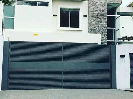 Alquilo Bellisima Casa Tipo Minimalista Zona Mburuvicha Roga.