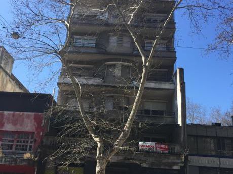 Excelente Unico Apto A Pasos De Plaza Cagancha De Categoría