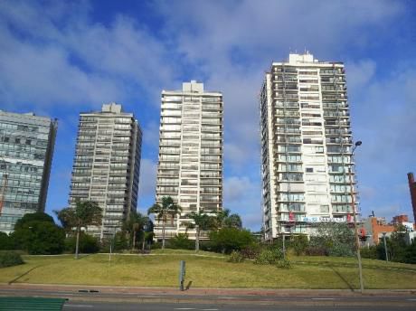 Hermoso Apartamento En Torres De Puerto Del Buceo