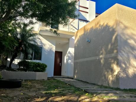 Amplia Casa En Alquiler Zona Norte