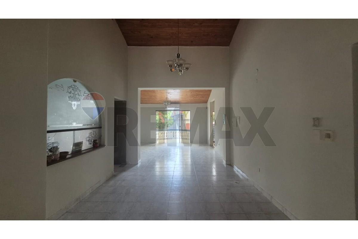 Casa - Alquiler - Lambaré, Central, Paraguay — foto 3