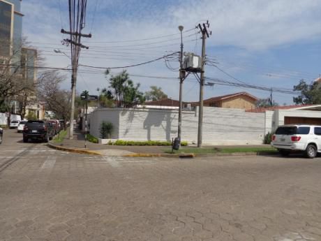 Casa Amplia En El Centro Ideal Para Oficina O Instituto