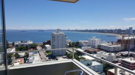 Departamento Con Vistas Al Puerto Y Playa Mansa, 3 Dormitorios