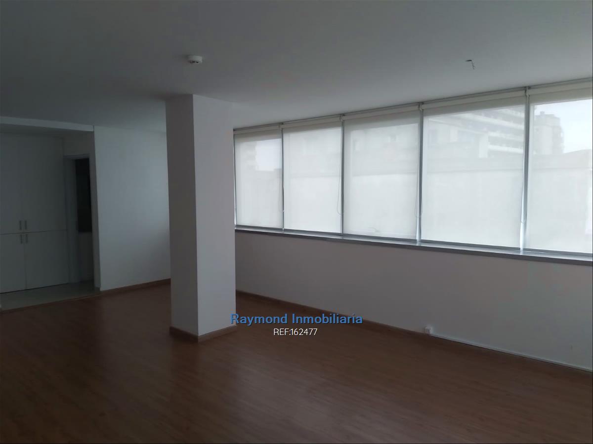 Excelente oficina de 46m2 con garage en Ciudad Vieja · Foto 2