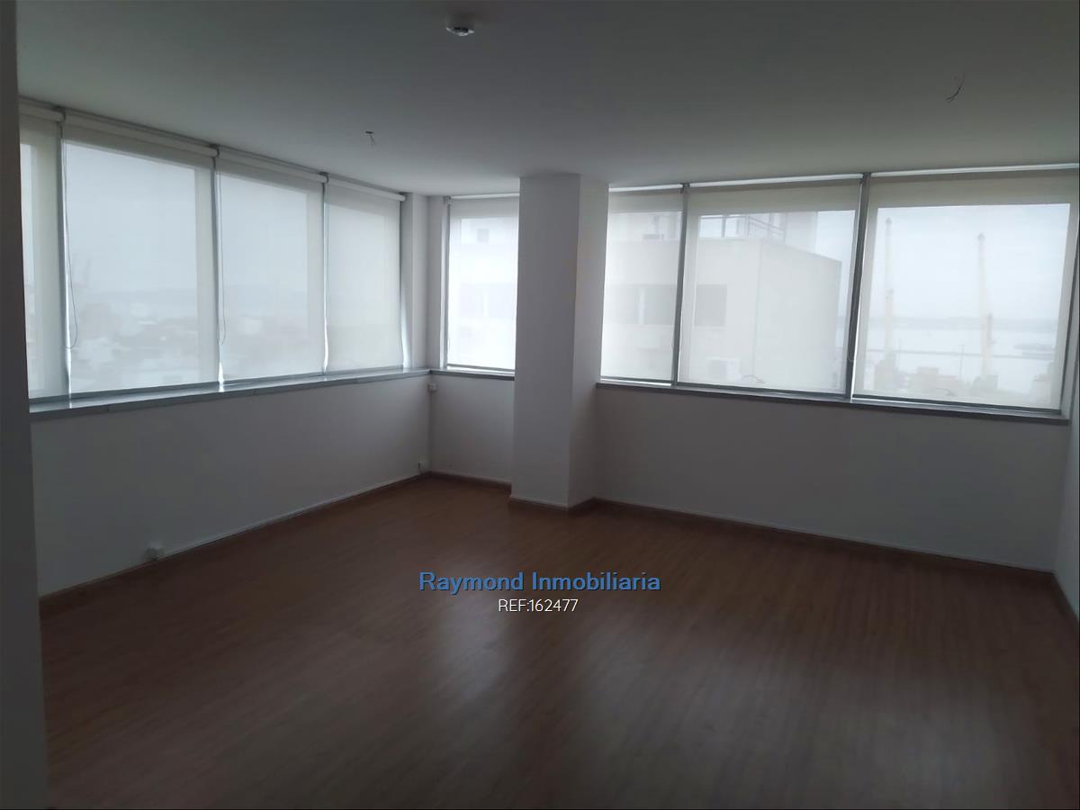 Excelente oficina de 46m2 con garage en Ciudad Vieja · Foto 1