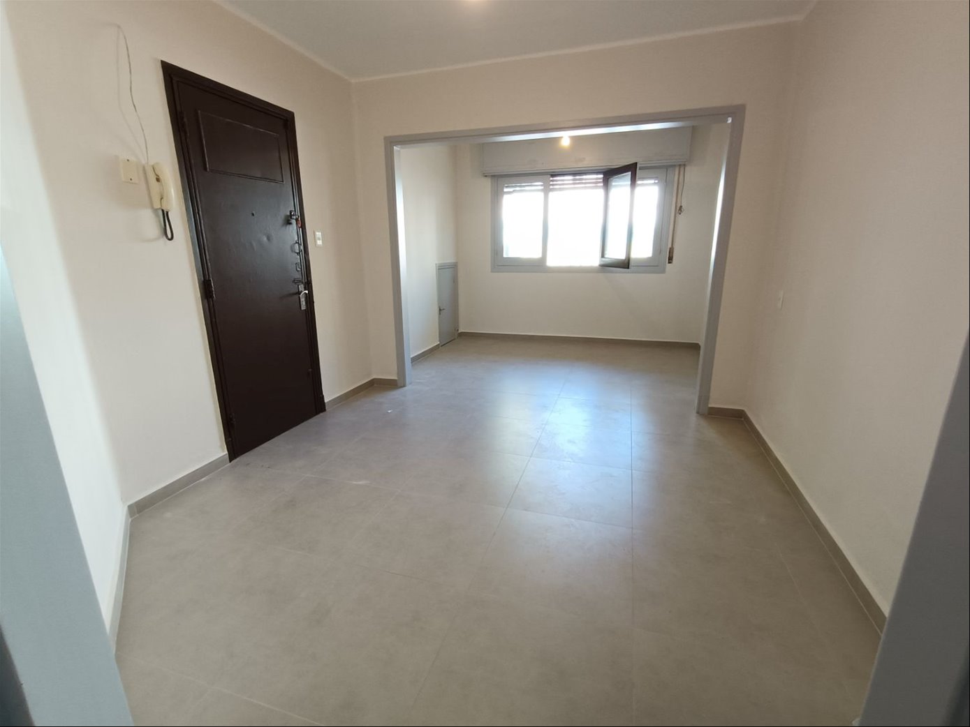 Alquiler Apartamento Planta Baja Parque Batlle 2 Dormitorios 1 Baño Cocina definida
