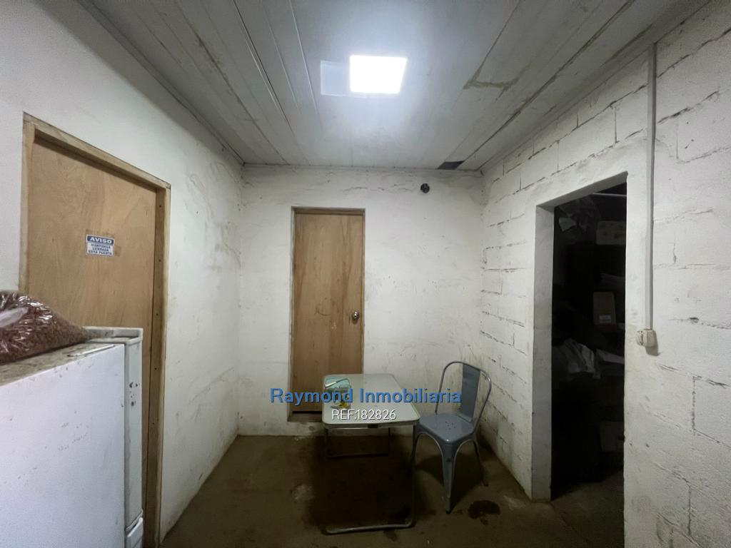 1200m2 contruidos en terreno de 3500m2 en Bella Vista · Foto 11