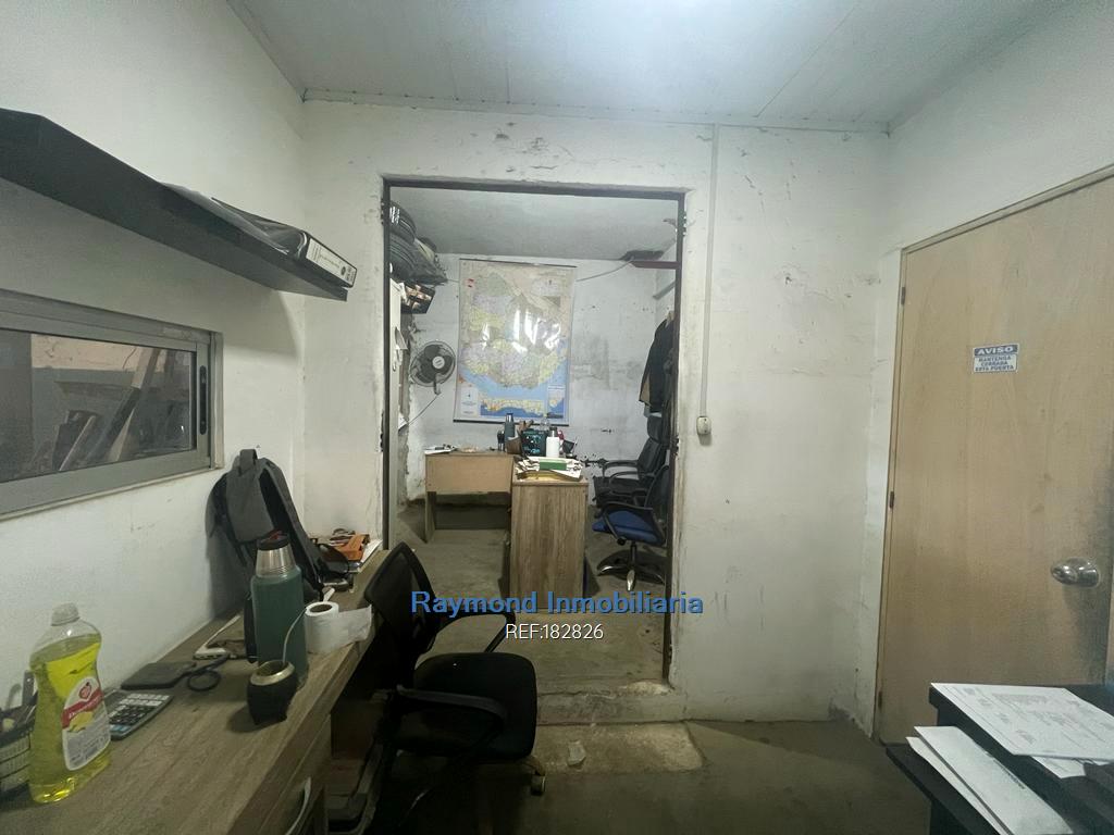 1200m2 contruidos en terreno de 3500m2 en Bella Vista · Foto 10