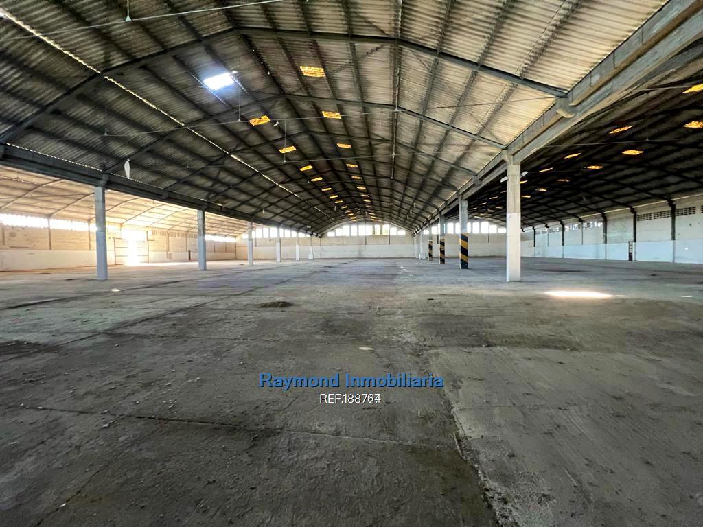 Alquiler local de 10000m2 Ruta 1 km 26 a 20km del puerto · Foto 4