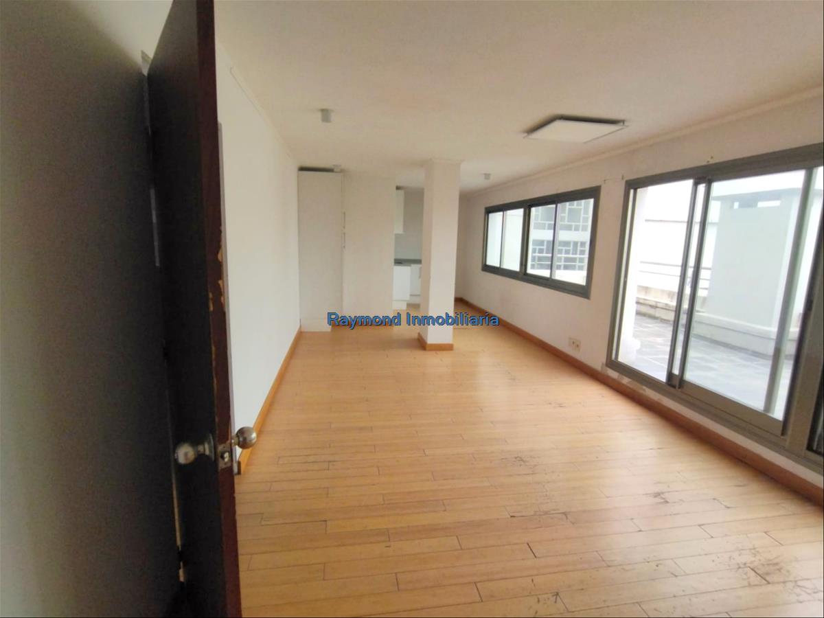 Alquiler Excelente oficina de 230m2 en Ciudad Vieja · Foto 2
