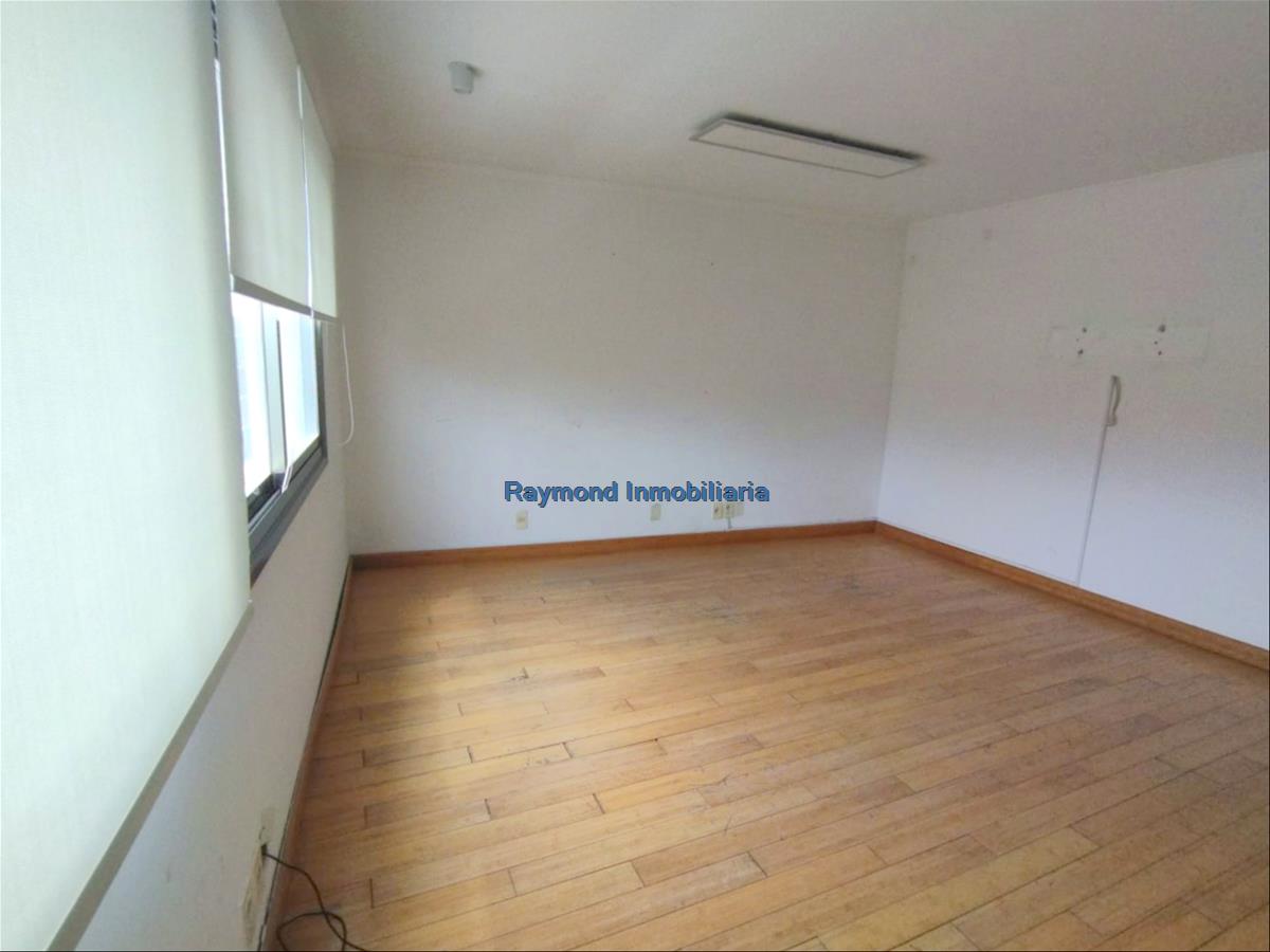 Alquiler Excelente oficina de 230m2 en Ciudad Vieja · Foto 5