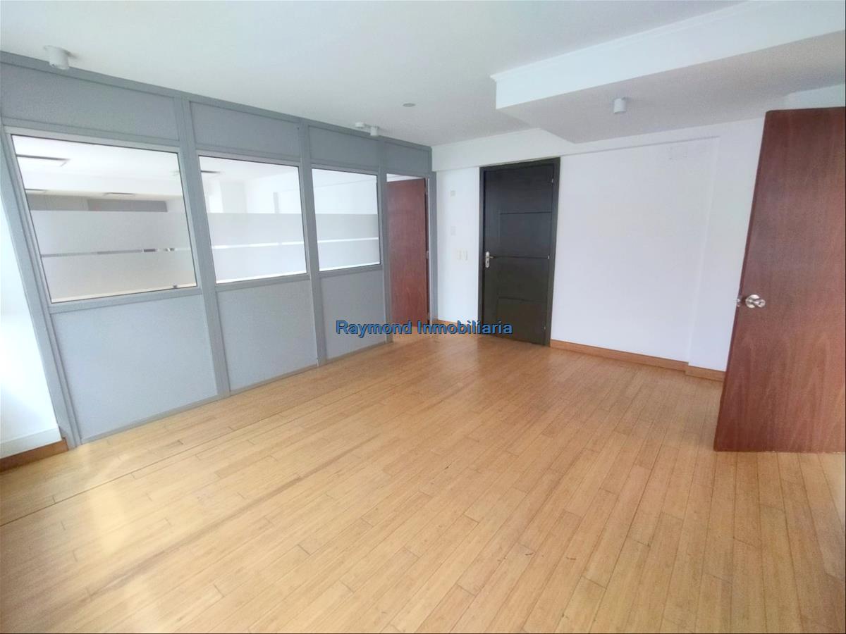 Alquiler Excelente oficina de 230m2 en Ciudad Vieja · Foto 8