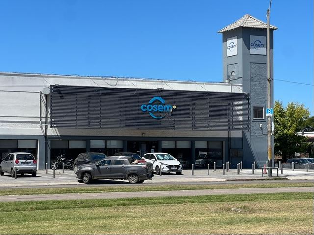 Alquiler local 900m2 Av.Italia mts Plaza Italia Shopping · Foto 4