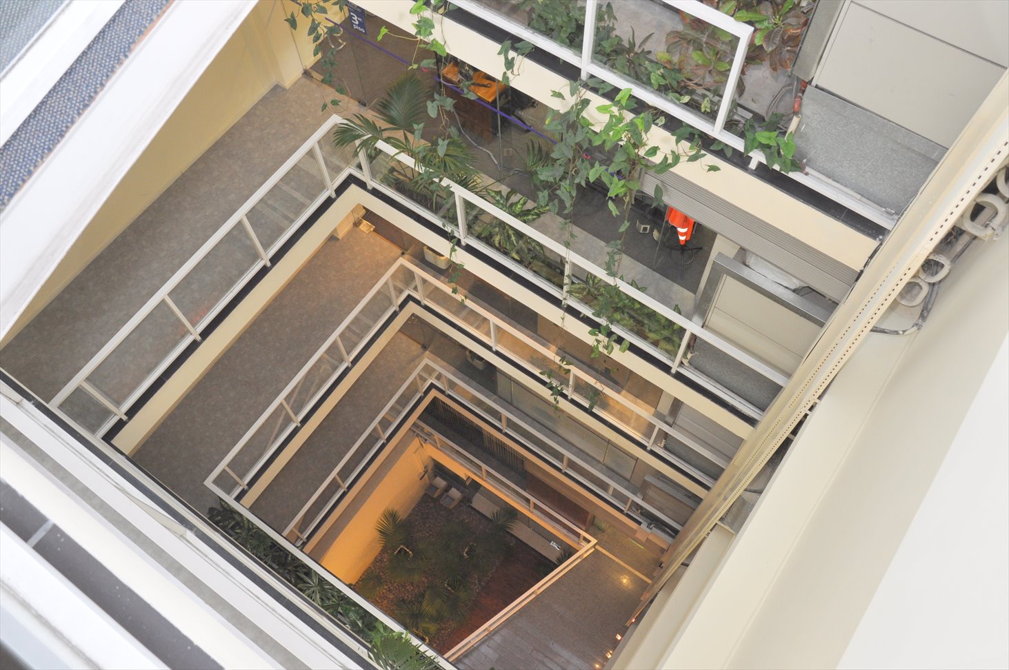 Edificio de 6 plantas de 2023m2 en Ciudad Vieja