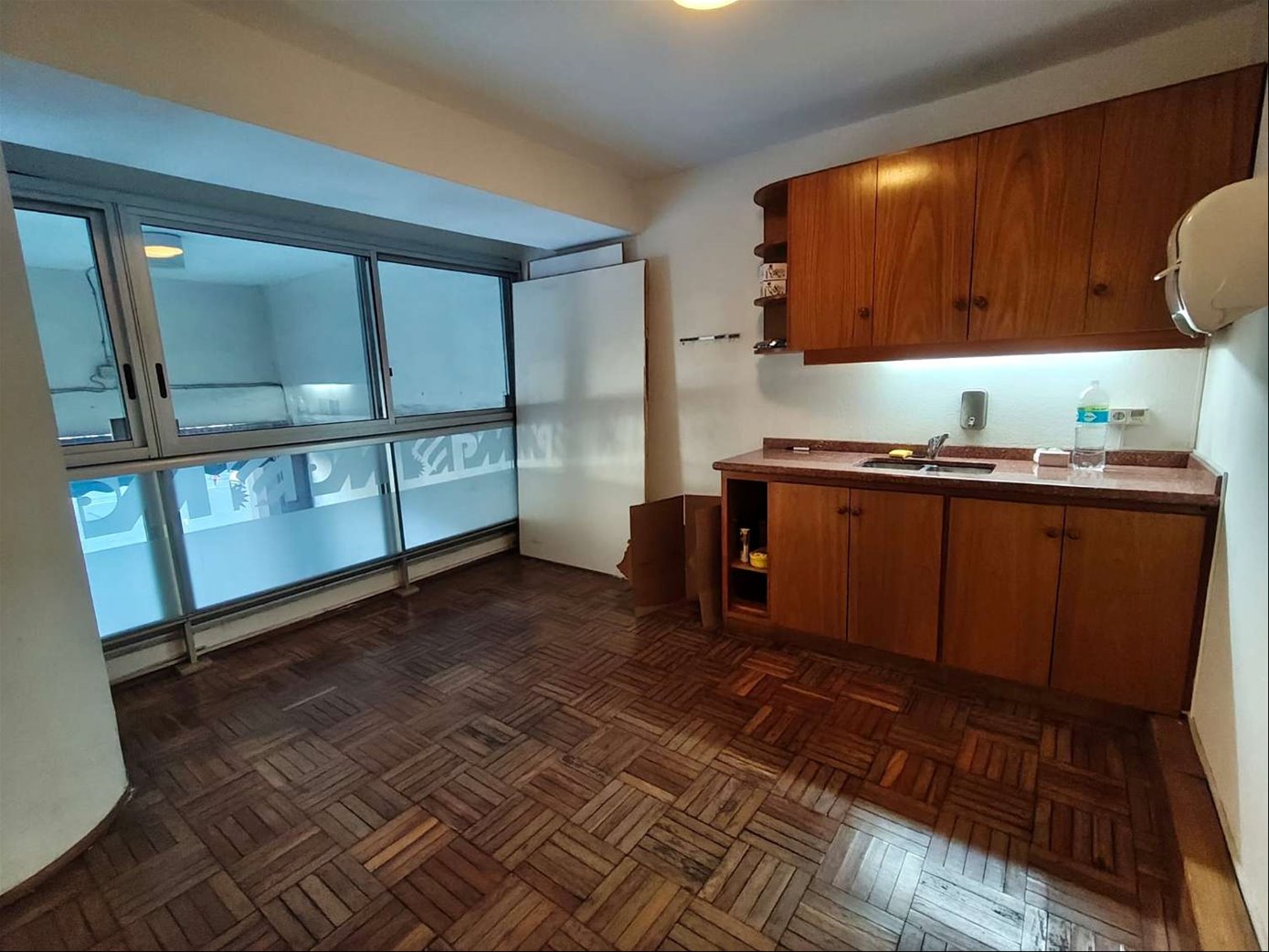 ALQUILER Oficina de 120m2 en Edificio Torre Independencia en Ciudad Vieja · Foto 5
