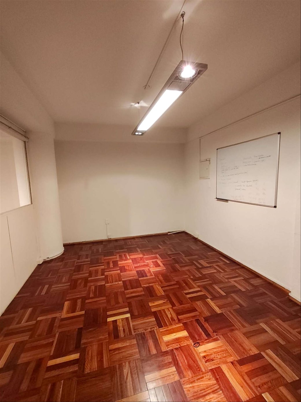 ALQUILER Oficina de 120m2 en Edificio Torre Independencia en Ciudad Vieja · Photo 7