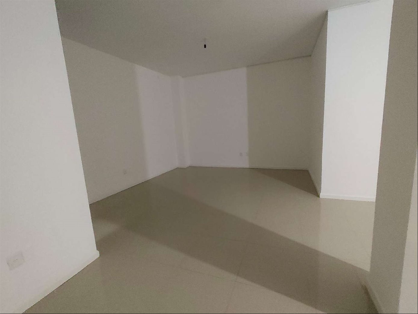 ALQUILER Oficina de 85m2 en Peatonal Sarandí en Ciudad vieja · Photo 3