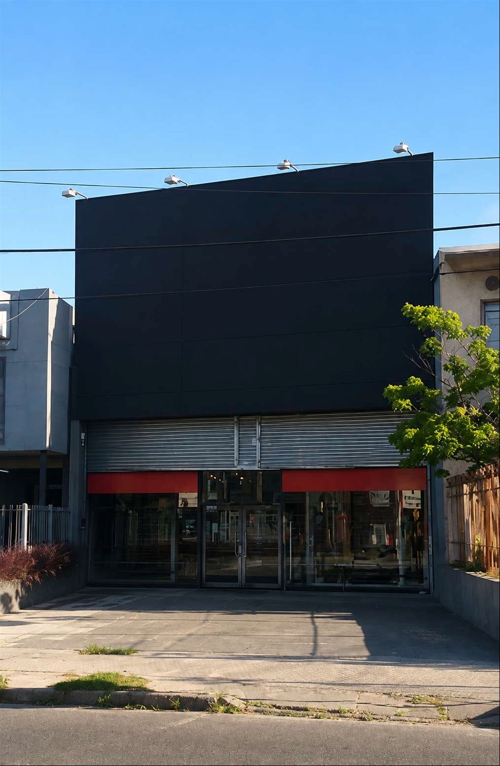 ALQUILER Local comercial 350m2 sobre Avenida Italia en Malvin