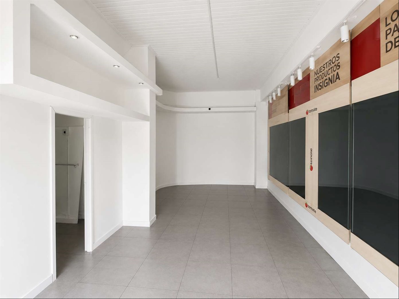 ALQUILER Local comercial de 343m2 sobre 18 de julio en Centro · Photo 5