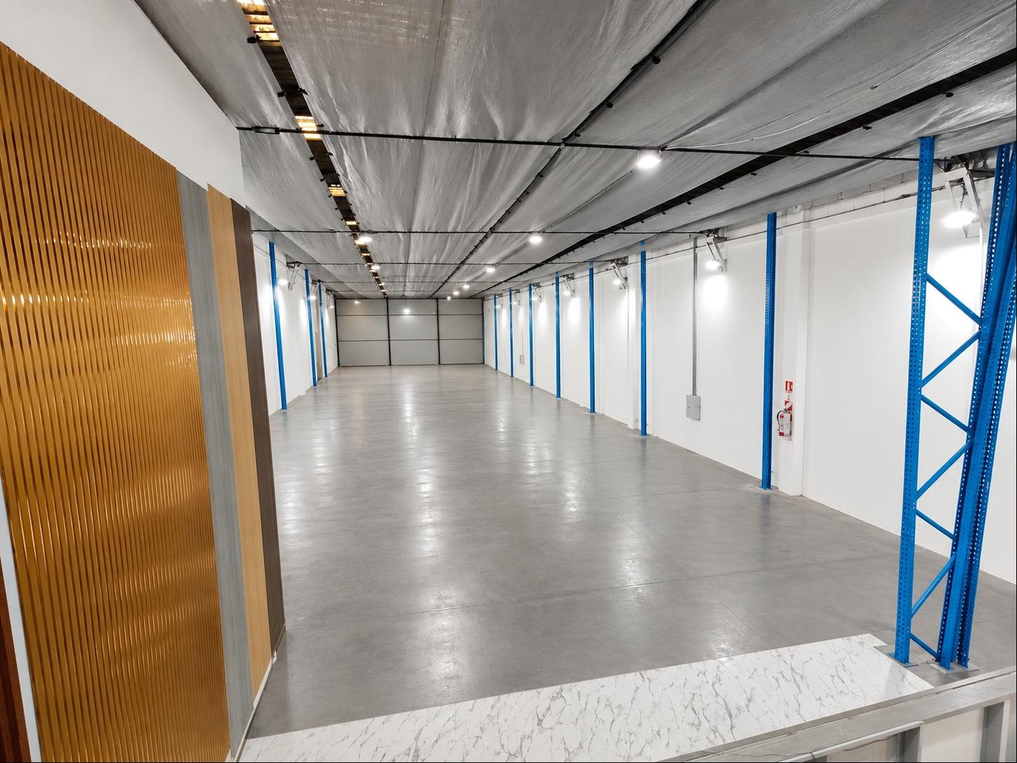 ALQUILER Local Comercial de 1300m2 sobre San Martin en Brazo Oriental · Foto 6