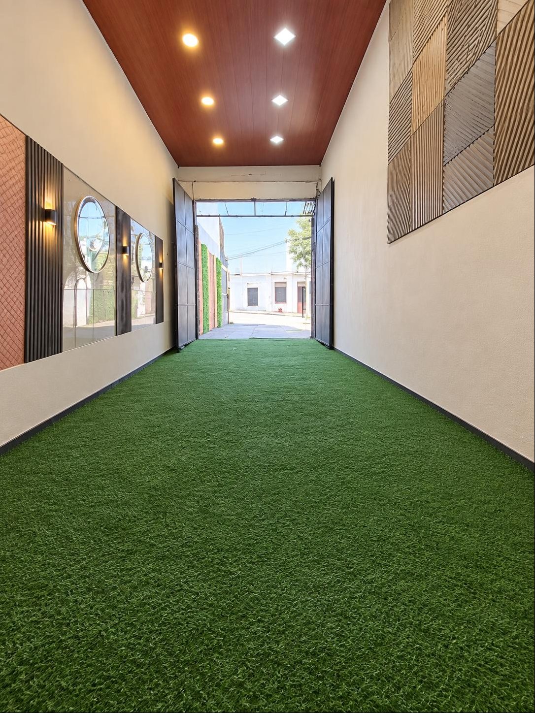 ALQUILER Local Comercial de 1300m2 sobre San Martin en Brazo Oriental · Foto 7