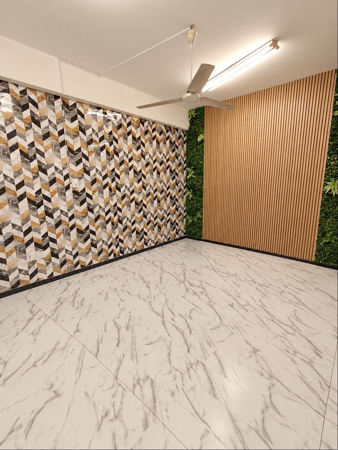 ALQUILER Local Comercial de 1300m2 sobre San Martin en Brazo Oriental · Foto 3
