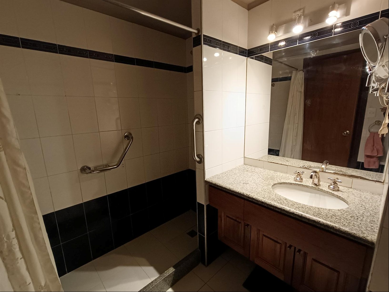 Alquiler Apartamento Punta Carretas 3 Dormitorios 4 Baños Servicio Patio Parrillero Garaje · Foto 12